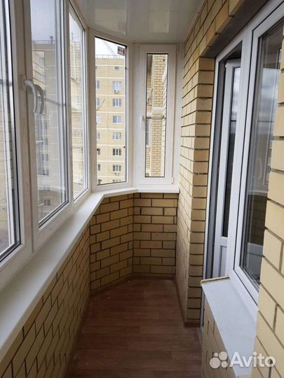 Лоджия пластиковая эркерная с отделкой утеплением