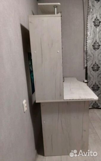 Письменный стол