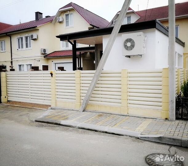 Забор из евроштакетника