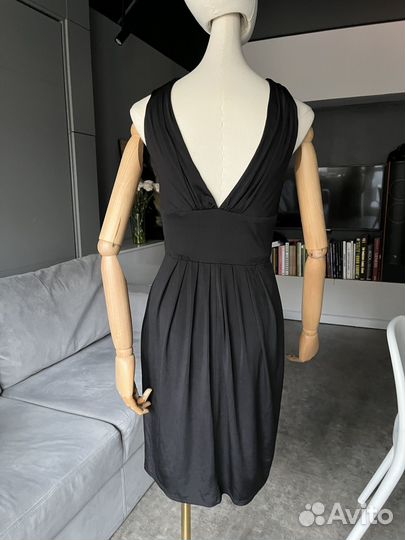 Платье с открытой спиной халтер цум