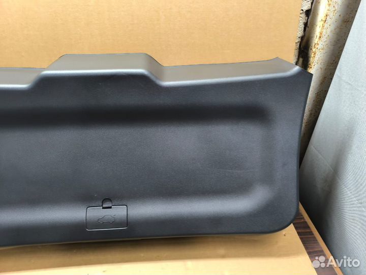 Обшивка крышки багажника Exeed VX