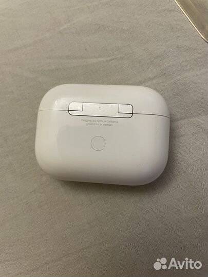 Apple AirPods Pro with MagSafe Charging Case