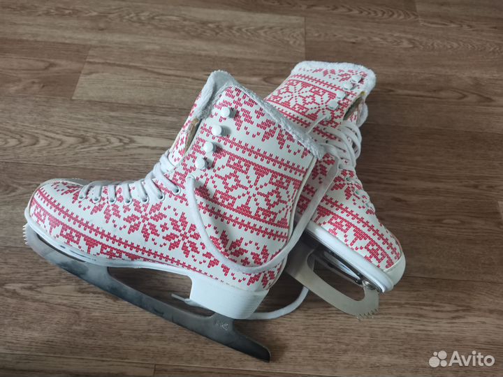 Коньки женские