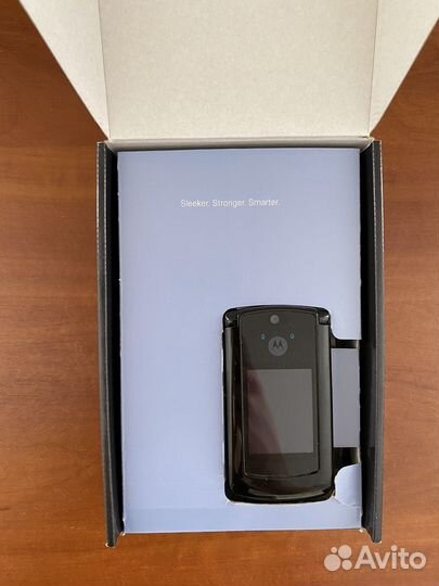 Motorola RAZR2 V8, 2 ГБ