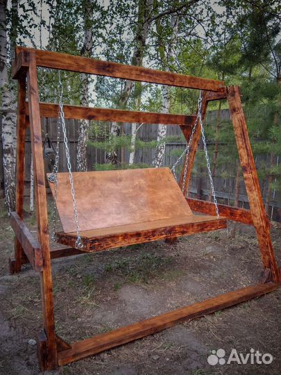 Садовые качели- кровать из дерева