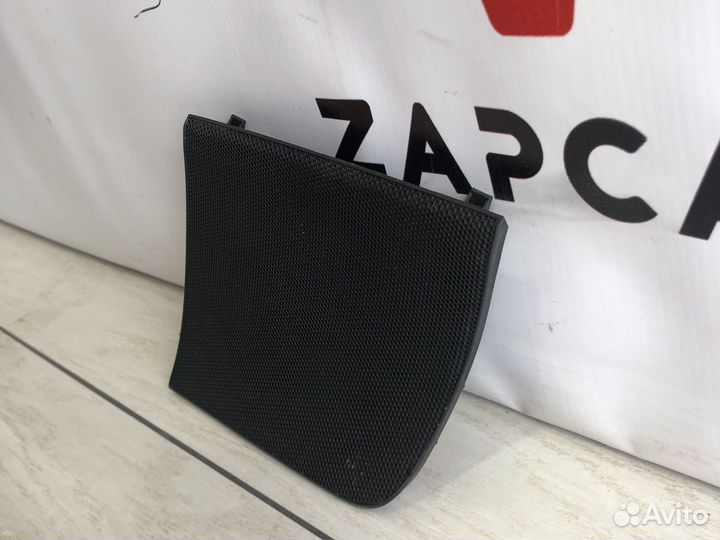 Toyota Camry V70 Накладка динамика