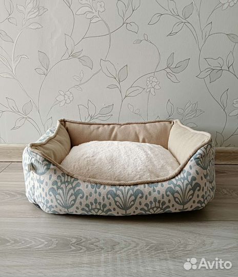 Лежанка для кошек и собак