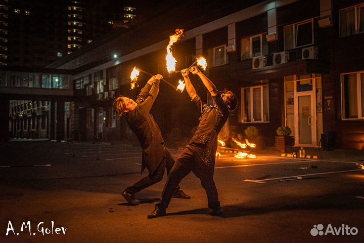 Огненное и пиротехническое шоу, холодные фонтаны