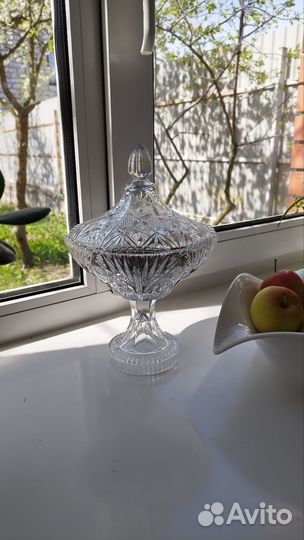 Конфетница с крышкой