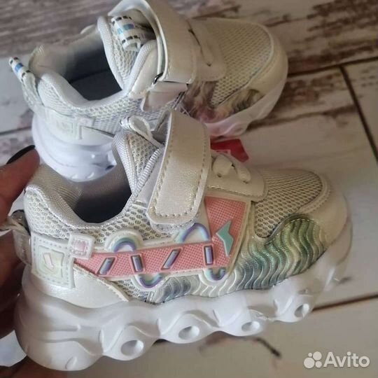 Кроссовки