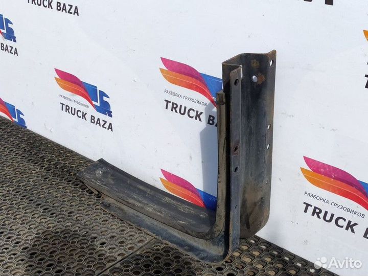 Кронштейн топливного бака