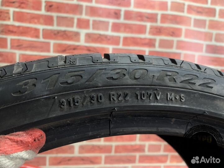 Pirelli Scorpion Winter 315/30 R22 107V