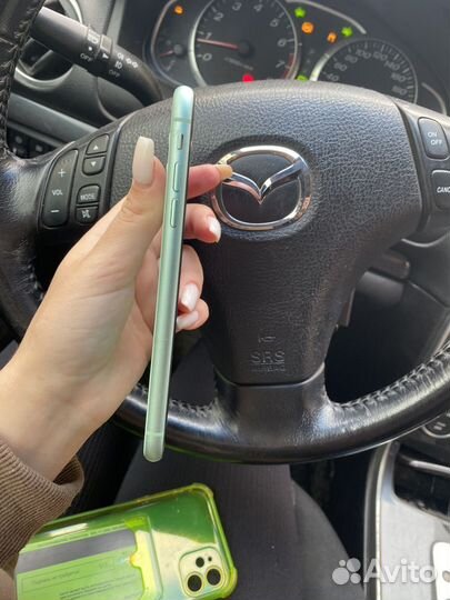 iPhone 11, 64 ГБ