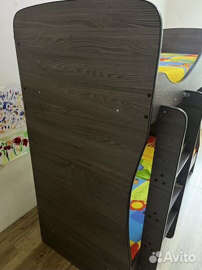 Кровать двухьярусная