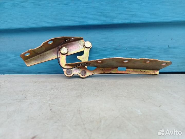 Петля капота dodge neon 00-05