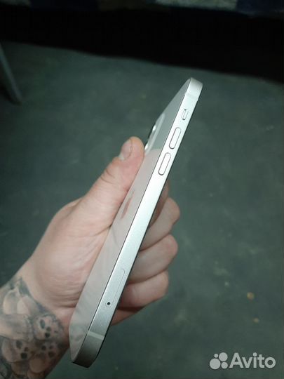 iPhone 12, 64 ГБ