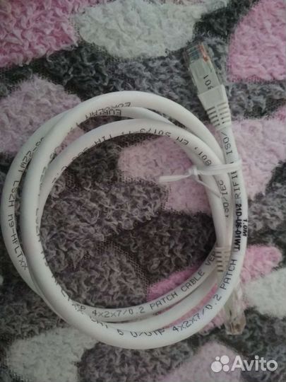 Сетевой кабель для интернета и роутера