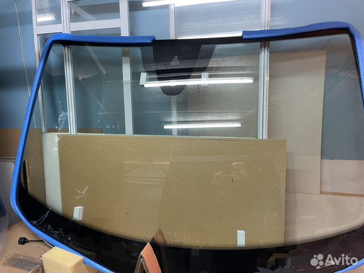 Лобовое стекло новое с обогревом VW Tiguan 2