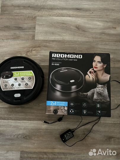 Робот-пылесос Redmond