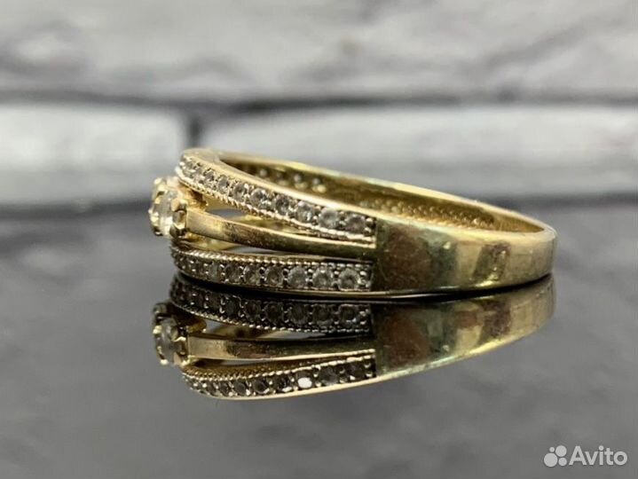 Золотое кольцо 585 пробы массой 2.77 грамм, (Р18)