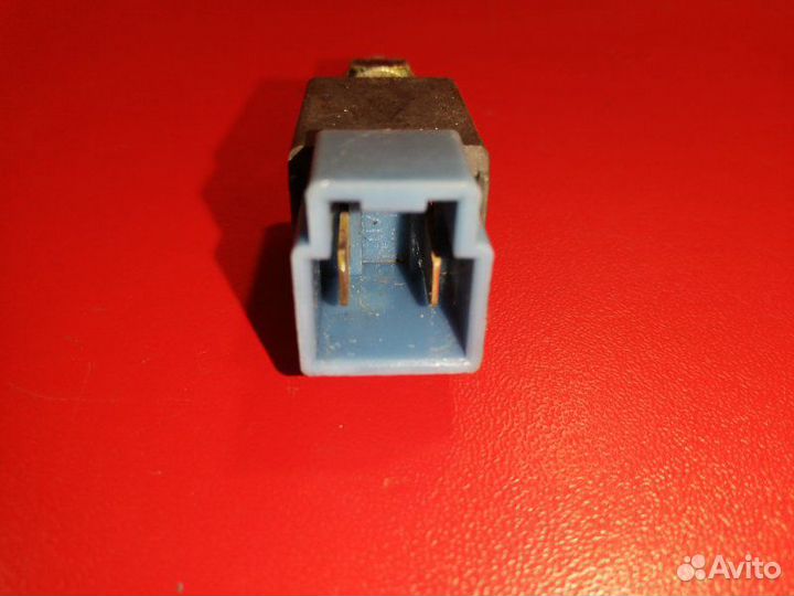 Концевик педали тормоза Nissan Laurel HC35 RB20DE