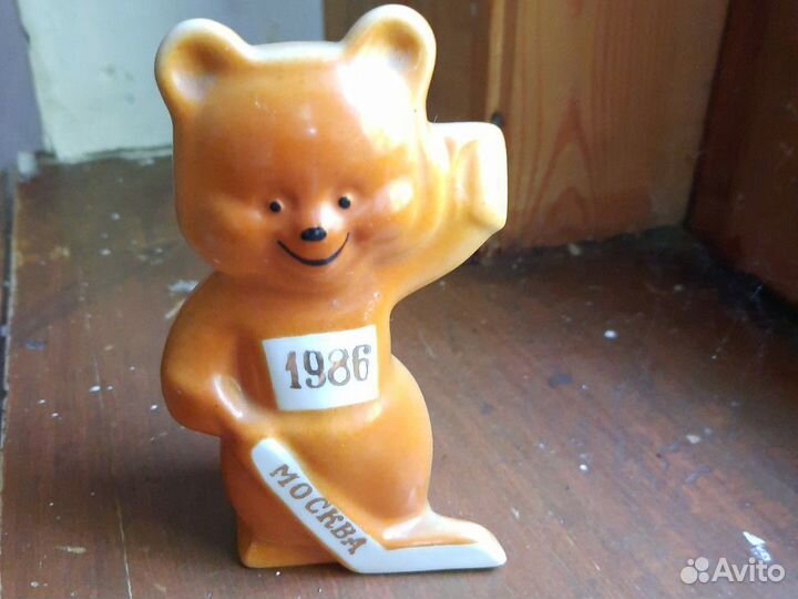 Мишка к играм по хоккею 1986г