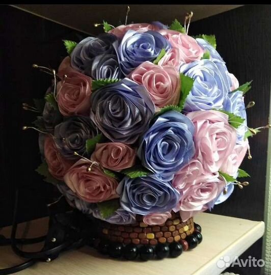 Светильник из цветов из лент