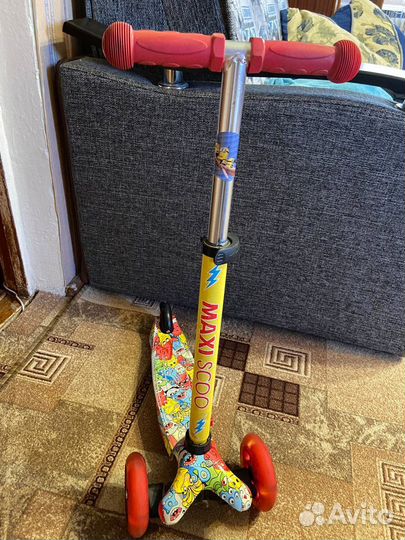 Самокат детский, 3х колесный(светятся)