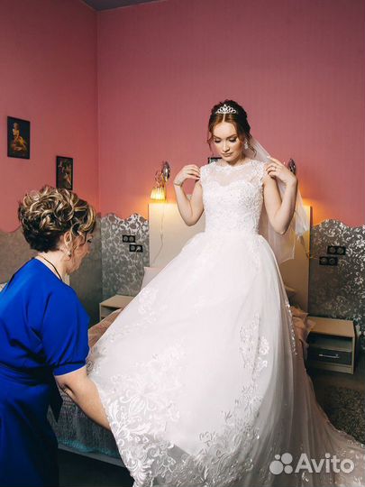 Свадебное платье