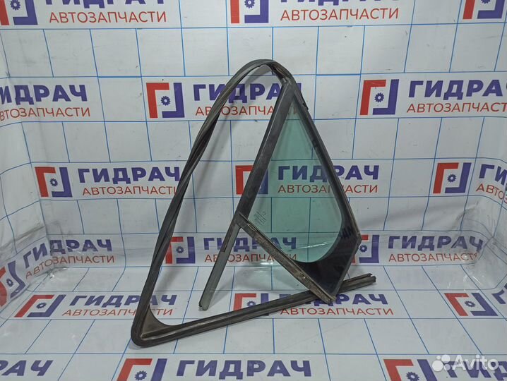 Стекло двери передней правой (форточка) Peugeot 30