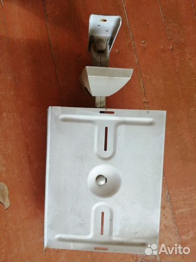 Подставка настенная для телевизора