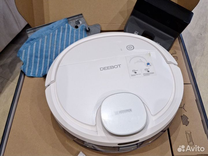 Робот пылесос deebot