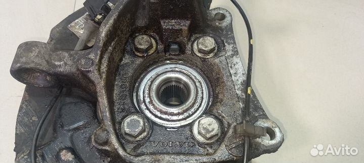 Ступица цапфа кулак передняя левая Volvo V70