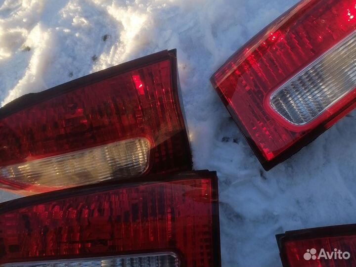 Фонарь задний правый левый Subaru Tribeca В9 2