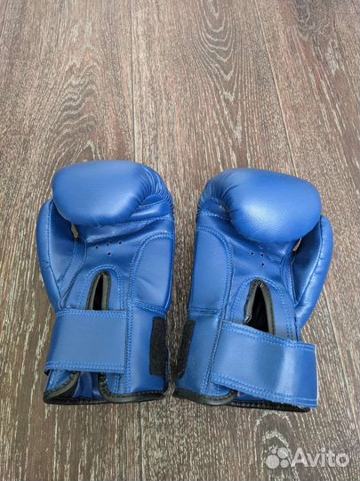 Боксерские перчатки