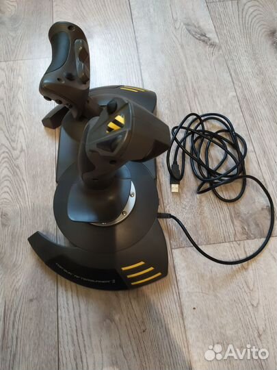 Джойстик Thrustmaster