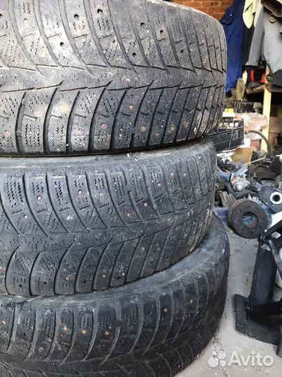 Laufenn I Fit Ice LW 71 215/60 R16 99