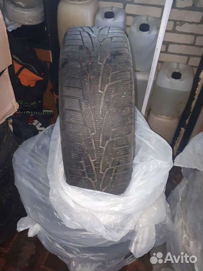 Kumho I'Zen KW31 215/55 R17
