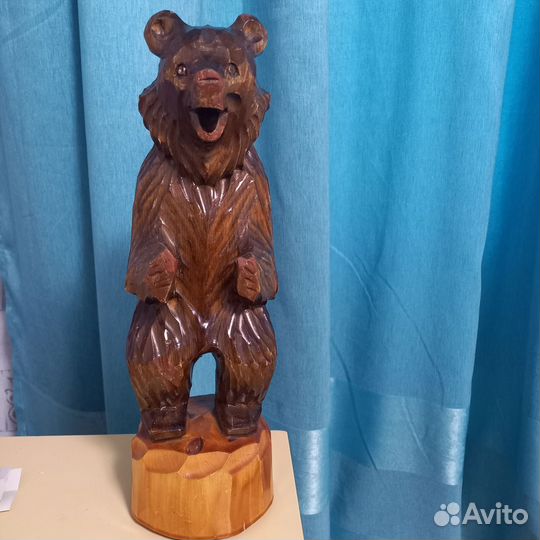 Деревянные медведь и орел