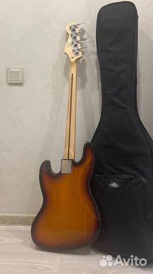 Бас гитара Jazz Bass Squier by Fender