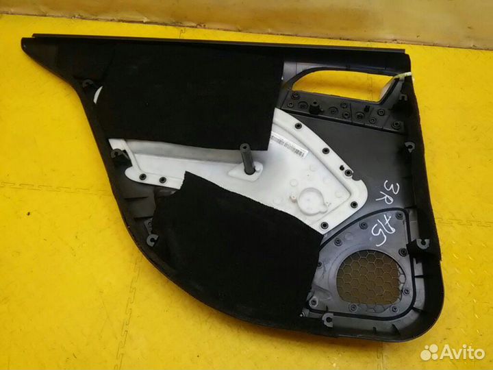 Обшивка двери задней правой Octavia (A5 1Z)