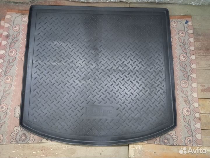 Ковер в багажник VW Touran