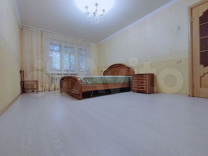 2-к. квартира, 70 м², 2/5 эт.