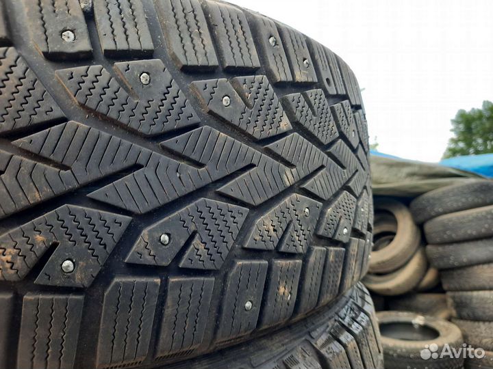 Gislaved NordFrost 100 215/55 R17 98T