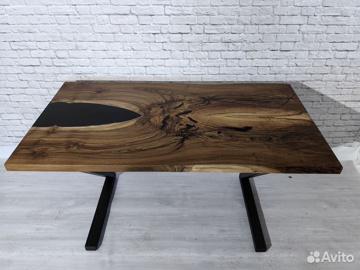 Кухонный стол