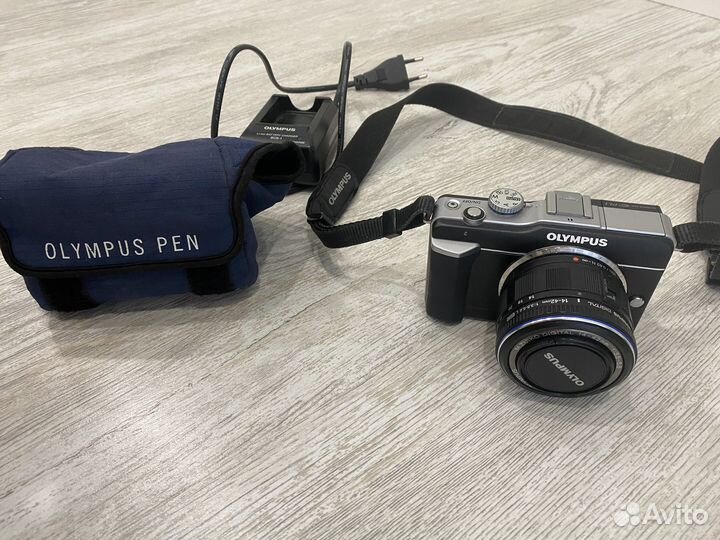 Системный фотоаппарат Olympus E-PL1