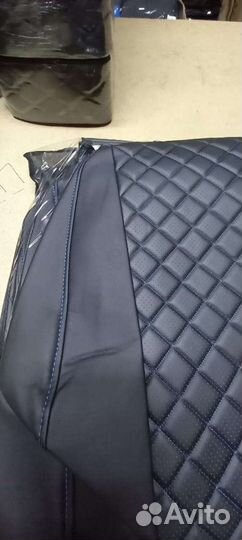Чехлы renault duster черная экокожа синий ромб