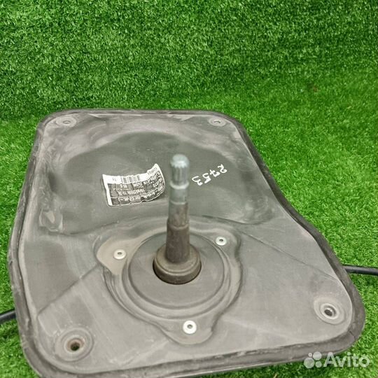 Стеклоподъемник задний левый Skoda Fabia 2 (5J)