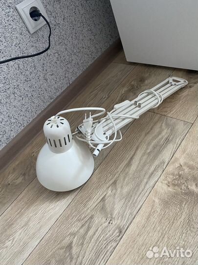 Лампа настольная для маникюра