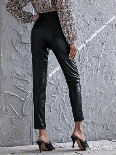 Кроп брюки из искусственной кожи новые